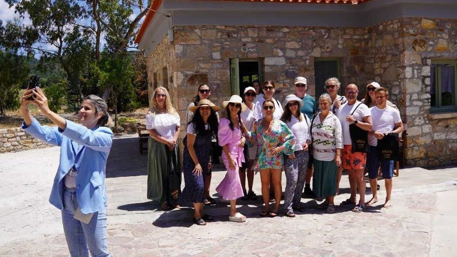 Σκανδιναβοί δημοσιογράφοι, κάνουν ιαματικά λουτρά στον Πολιχνίτο